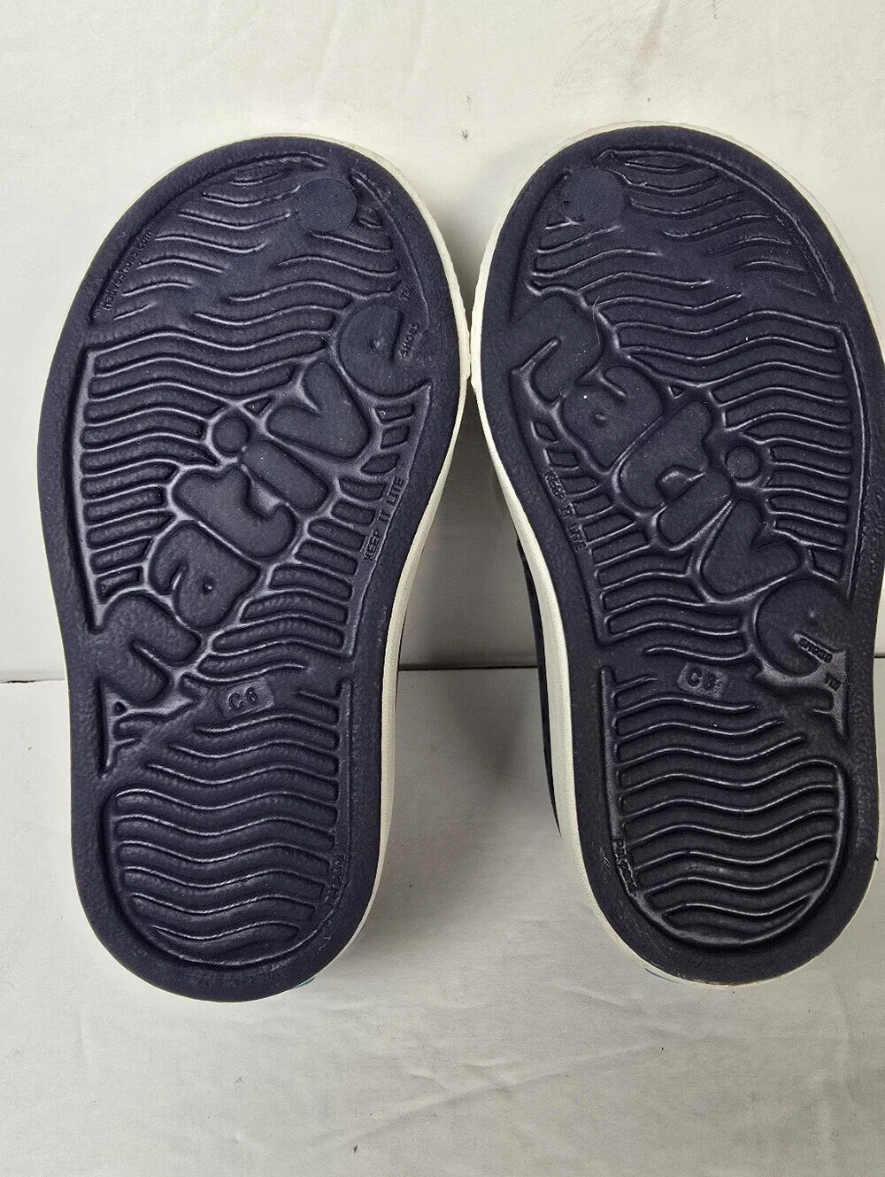 Native Kids Jefferson Navy Slip-On Water-Resistant Shoes with White Toe Size 6